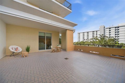 Condo in Sarasota, Florida, 2 bedrooms № 2427291 - photo 27