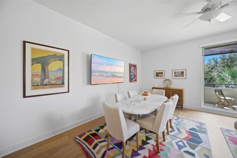 Condo in Sarasota, Florida, 2 bedrooms № 2427291 - photo 8
