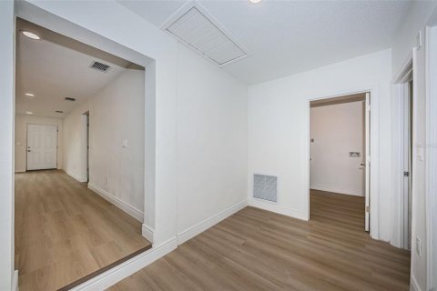 Apartamento en alquiler en Saint Petersburg, Florida, 4 dormitorios, 132.39 m2 № 1769041 - foto 16