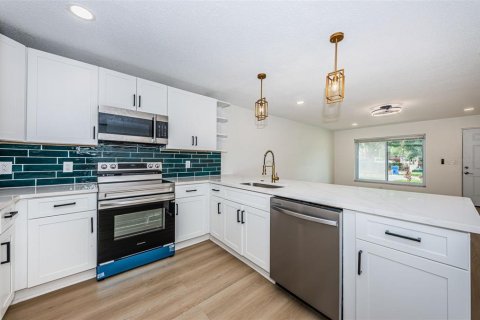 Apartamento en alquiler en Saint Petersburg, Florida, 4 dormitorios, 132.39 m2 № 1769041 - foto 7