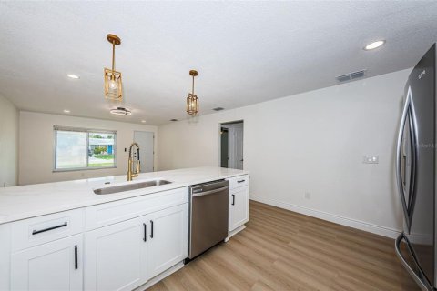 Apartamento en alquiler en Saint Petersburg, Florida, 4 dormitorios, 132.39 m2 № 1769041 - foto 10