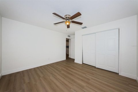 Apartamento en alquiler en Saint Petersburg, Florida, 4 dormitorios, 132.39 m2 № 1769041 - foto 24