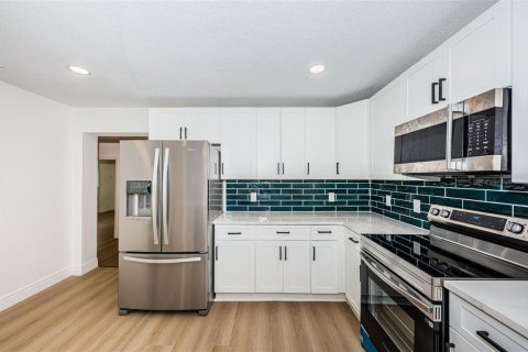 Apartamento en alquiler en Saint Petersburg, Florida, 4 dormitorios, 132.39 m2 № 1769041 - foto 11
