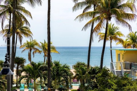 Condominio en venta en Pompano Beach, Florida, 3 dormitorios, 214.42 m2 № 2052323 - foto 11