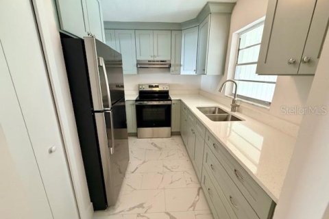 House in Longboat Key, Florida 2 bedrooms, 94.3 sq.m. № 2206176 - photo 5