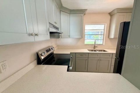 House in Longboat Key, Florida 2 bedrooms, 94.3 sq.m. № 2206176 - photo 4