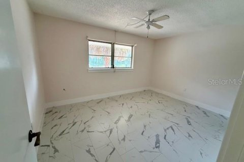 House in Longboat Key, Florida 2 bedrooms, 94.3 sq.m. № 2206176 - photo 13