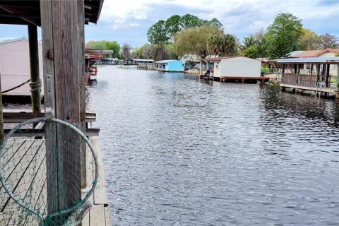 House in Astor, Florida 2 bedrooms, 77.67 sq.m. № 948292 - photo 3