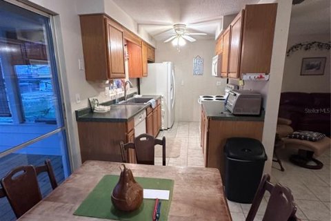 House in Astor, Florida 2 bedrooms, 77.67 sq.m. № 948292 - photo 13