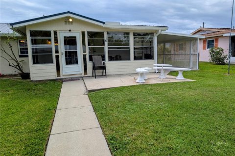 House in Astor, Florida 2 bedrooms, 77.67 sq.m. № 948292 - photo 22