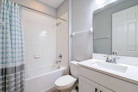 Купить виллу или дом в Уинтер-Гарден, Флорида 13 комнат, 254.65м2, № 2148664 - фото 27