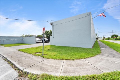 Commercial property in Homestead, Florida № 4416 - photo 23