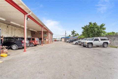 Commercial property in Homestead, Florida № 4416 - photo 20