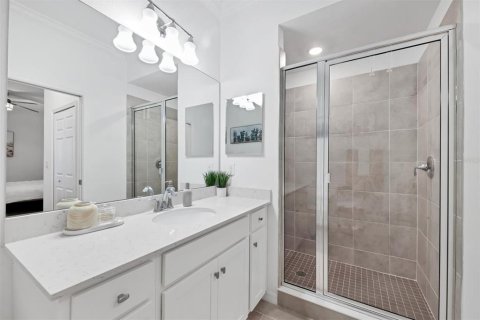 Condo in Bradenton, Florida, 2 bedrooms in LAKEWOOD NATIONAL  № 1655885 - photo 21