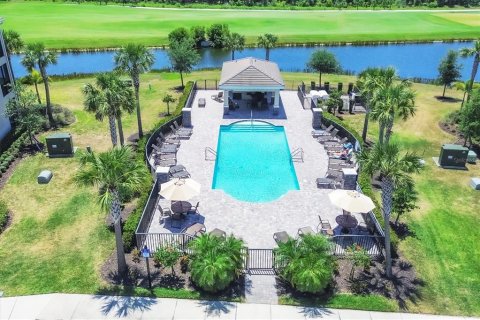 Condo in Bradenton, Florida, 2 bedrooms in LAKEWOOD NATIONAL  № 1655885 - photo 29