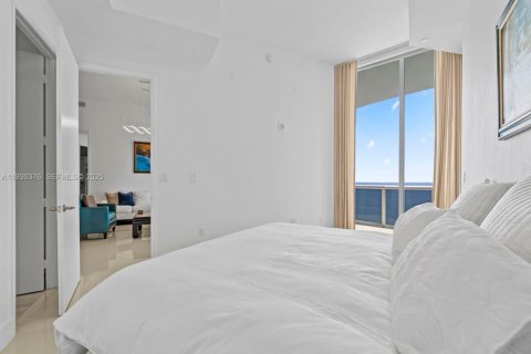 Condo in Sunny Isles Beach, Florida, 2 bedrooms  № 1989238 - photo 25