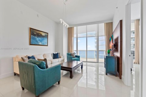 Condo in Sunny Isles Beach, Florida, 2 bedrooms  № 1989238 - photo 5