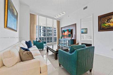 Condo in Sunny Isles Beach, Florida, 2 bedrooms  № 1989238 - photo 7