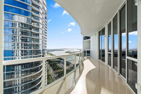 Condo in Sunny Isles Beach, Florida, 2 bedrooms  № 1989238 - photo 30