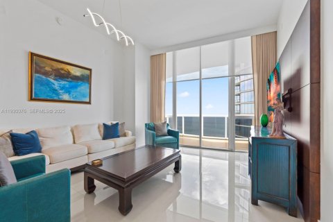 Condo in Sunny Isles Beach, Florida, 2 bedrooms  № 1989238 - photo 6
