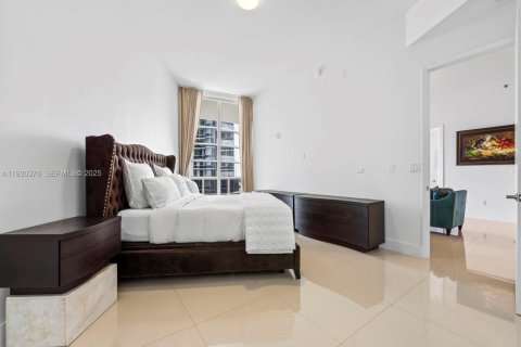 Condo in Sunny Isles Beach, Florida, 2 bedrooms  № 1989238 - photo 15