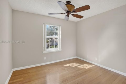 Townhouse in Dania Beach, Florida 3 bedrooms, 141.21 sq.m. № 2041134 - photo 17