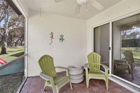 Townhouse in Dania Beach, Florida 3 bedrooms, 141.21 sq.m. № 2041134 - photo 24