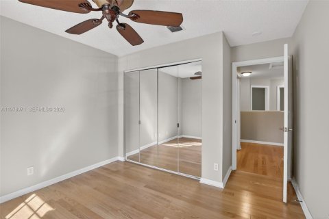 Townhouse in Dania Beach, Florida 3 bedrooms, 141.21 sq.m. № 2041134 - photo 16