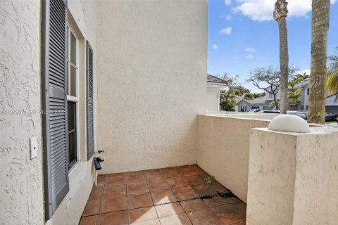 Townhouse in Dania Beach, Florida 3 bedrooms, 141.21 sq.m. № 2041134 - photo 30