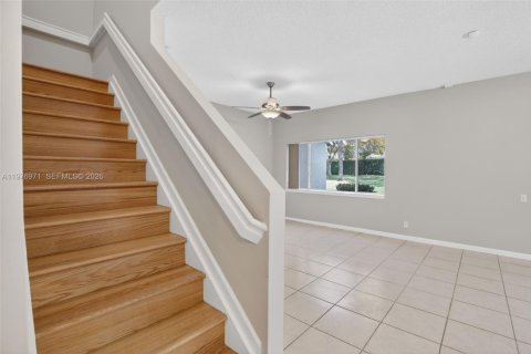 Townhouse in Dania Beach, Florida 3 bedrooms, 141.21 sq.m. № 2041134 - photo 9