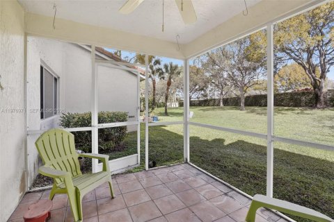 Townhouse in Dania Beach, Florida 3 bedrooms, 141.21 sq.m. № 2041134 - photo 23