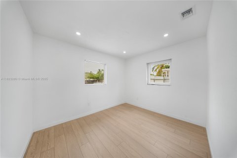 Villa ou maison à vendre à Miami Gardens, Floride: 3 chambres, 118.36 m2 № 1788531 - photo 16
