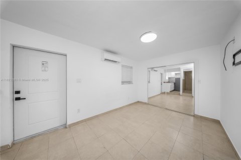 Villa ou maison à vendre à Miami Gardens, Floride: 3 chambres, 118.36 m2 № 1788531 - photo 19
