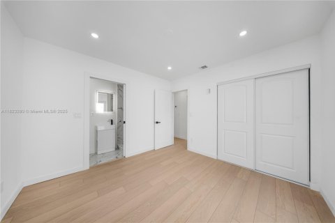 Villa ou maison à vendre à Miami Gardens, Floride: 3 chambres, 118.36 m2 № 1788531 - photo 18
