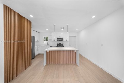 Villa ou maison à vendre à Miami Gardens, Floride: 3 chambres, 118.36 m2 № 1788531 - photo 1