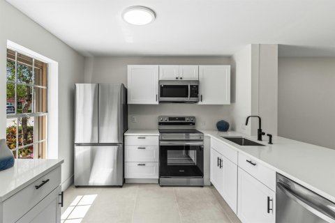 Copropriété à louer à Lake Worth, Floride: 2 chambres, 87.42 m2 № 2272237 - photo 4
