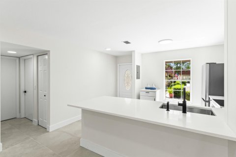 Copropriété à louer à Lake Worth, Floride: 2 chambres, 87.42 m2 № 2272237 - photo 3