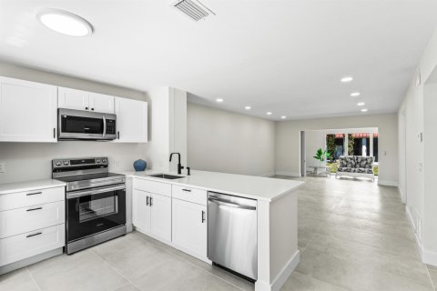 Copropriété à louer à Lake Worth, Floride: 2 chambres, 87.42 m2 № 2272237 - photo 8