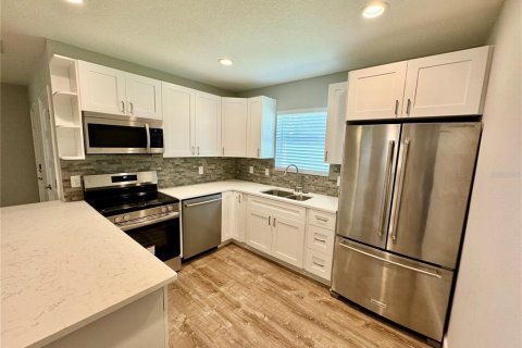 House in Clearwater, Florida 2 bedrooms, 94.76 sq.m. № 2111816 - photo 25