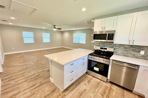 House in Clearwater, Florida 2 bedrooms, 94.76 sq.m. № 2111816 - photo 18