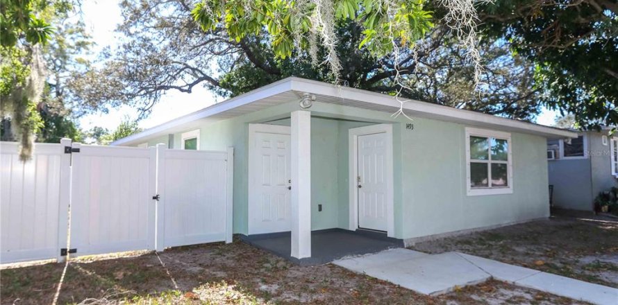 House in Clearwater, Florida 2 bedrooms, 94.76 sq.m. № 2111816