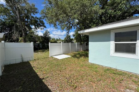 House in Clearwater, Florida 2 bedrooms, 94.76 sq.m. № 2111816 - photo 4
