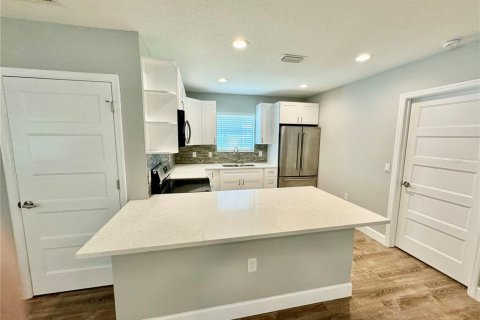 House in Clearwater, Florida 2 bedrooms, 94.76 sq.m. № 2111816 - photo 21