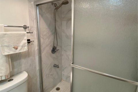Снять в аренду кондоминиум в Санни-Айлс-Бич, Флорида 1 спальня, 57.6м2, № 2089464 - фото 16