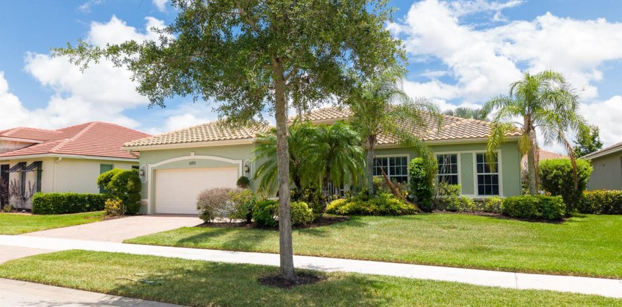 Villa ou maison à Port St. Lucie, Floride 3 chambres, 204.01 m2 № 2085514