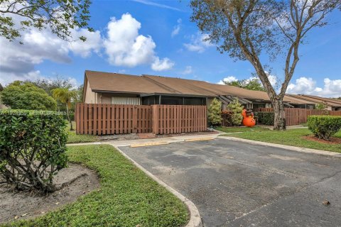 Villa ou maison à Sunrise, Floride 2 chambres, 88.63 m2 № 2038945