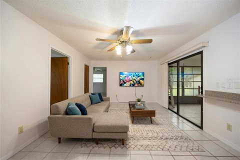 Casa en venta en Palm Coast, Florida, 3 dormitorios, 169.45 m2 № 2385846 - foto 9