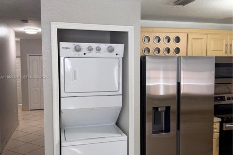 Touwnhouse à louer à Hialeah, Floride: 3 chambres, 115.66 m2 № 1965165 - photo 26