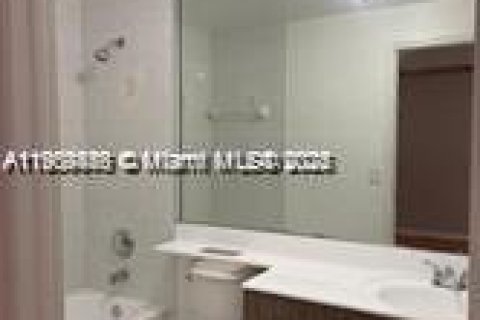 Touwnhouse à louer à Hialeah, Floride: 3 chambres, 115.66 m2 № 1965165 - photo 12