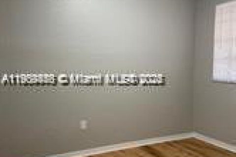 Touwnhouse à louer à Hialeah, Floride: 3 chambres, 115.66 m2 № 1965165 - photo 15